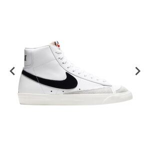 Nike Women's Blazer Mid 77 Shoes